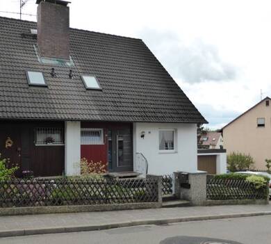 Haus zur Miete 1.900 € 4 Zimmer 143 m² 361 m² Grundstück frei ab 01.07.2025 Katzwang / Reichelsdorf Ost / Reichelsdorfer Kelle Nürnberg 90455