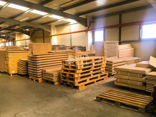 Lagerhalle zur Miete 4,70 € 2.250 m² Lagerfläche teilbar ab 1.500 m² Dortmund 44319