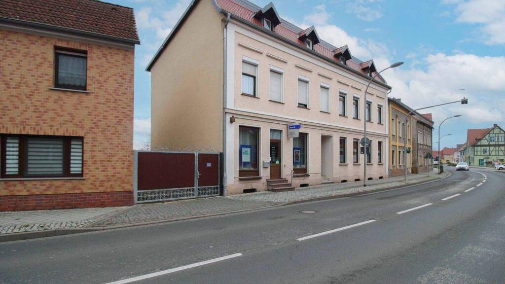 Mehrfamilienhaus zum Kauf als Kapitalanlage geeignet 225.000 € 10 Zimmer 251 m² 922,2 m² Grundstück Redekin Jerichow 39319