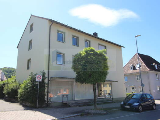 Haus zum Kauf 550.000 € 10 Zimmer 232 m² 919 m² Grundstück Blumberg 78176