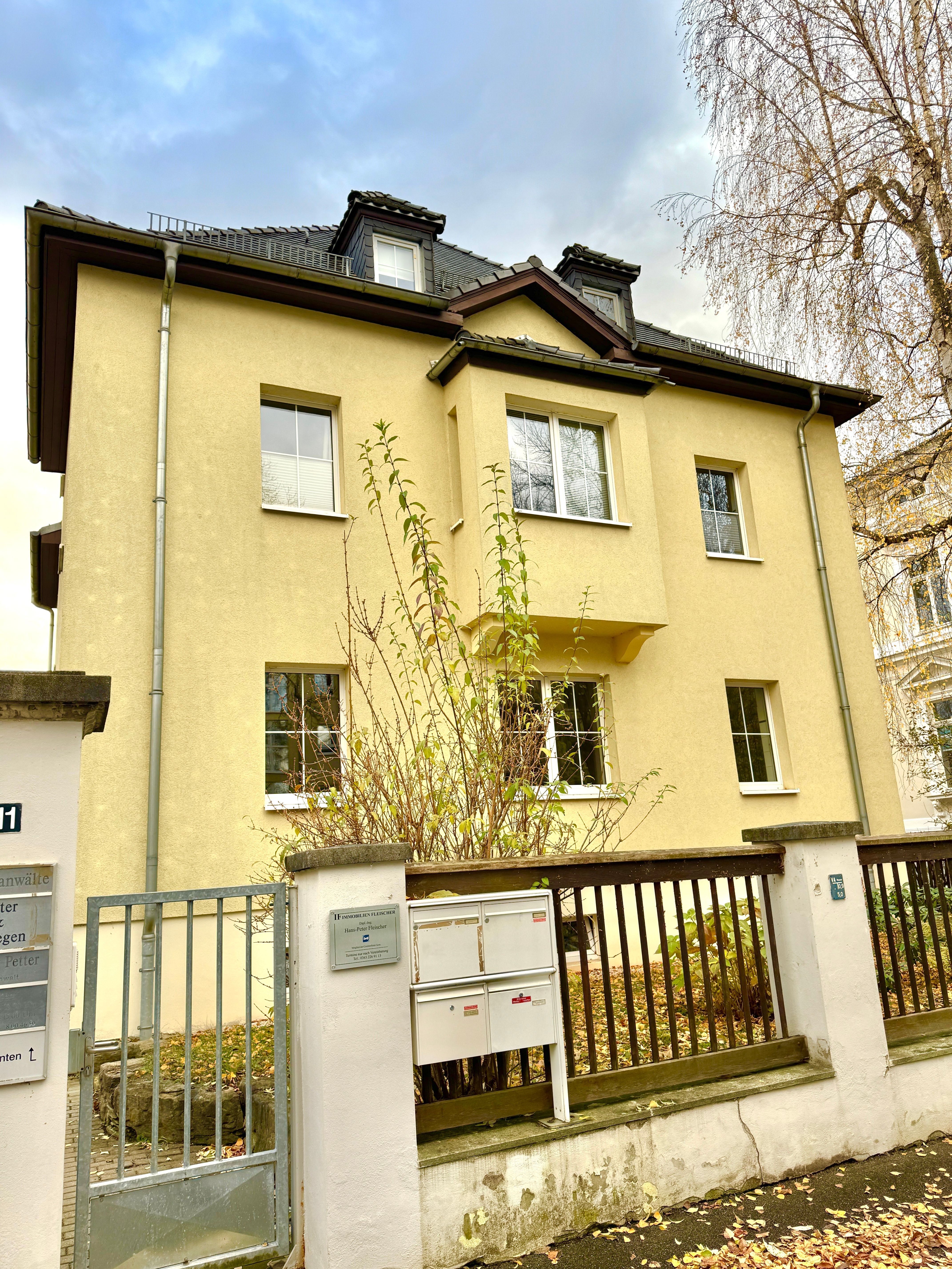 Wohnung zur Miete 906 € 4 Zimmer 106,6 m²<br/>Wohnfläche EG<br/>Geschoss ab sofort<br/>Verfügbarkeit Dr.Friedrtich-Wolf-Str. Clara-Zetkin-Straße / Friedrich-Engels-Straße Gera 07545