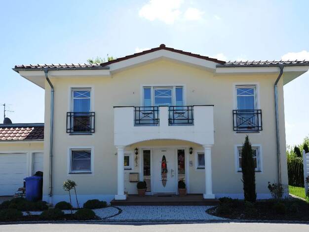 Haus zum Kauf 899.000 € 9 Zimmer 239,7 m² 826 m² Grundstück Volkertshausen 78269