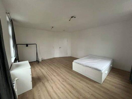 Wohnung zur Miete 320 € 1 Zimmer 48 m² frei ab 01.04.2026 Sudenburger Straße 4a Leipziger Str. Magdeburg 39112