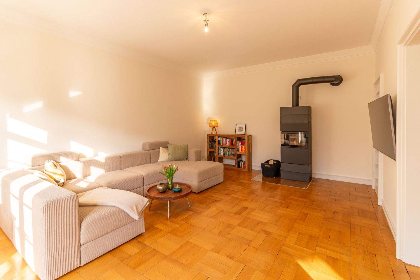 Immobilie in Neumagen-Dhron - Traumhaus mit Moselblick, großzügigem Garten und historischem Charakter - Bild 3