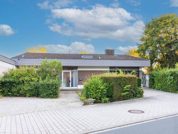Einfamilienhaus zum Kauf provisionsfrei 548.000 € 5 Zimmer 290 m² 909 m² Grundstück Meyernberg Bayreuth 95447