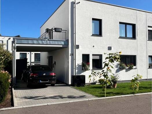 Doppelhaushälfte zur Miete 2.200 € 4,5 Zimmer 126,3 m² 306 m² Grundstück Plochingen 73207
