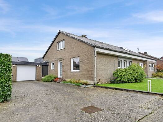 Einfamilienhaus zum Kauf 699.000 € 8 Zimmer 272,1 m² 920 m² Grundstück Vorst Kaarst 41564