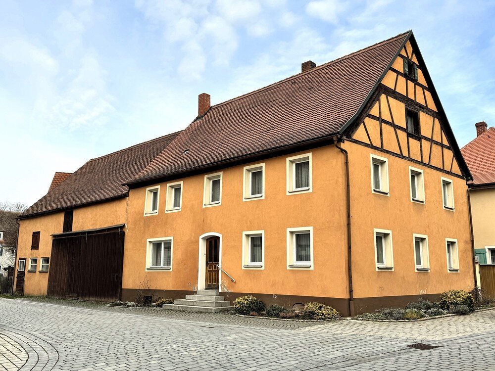 Einfamilienhaus zum Kauf 229.000 € 6 Zimmer 175 m²<br/>Wohnfläche 410 m²<br/>Grundstück Merkendorf Merkendorf 91732