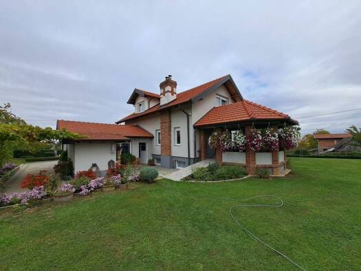 Haus zum Kauf 355.000 € 2 Zimmer 198 m² Koprivnica