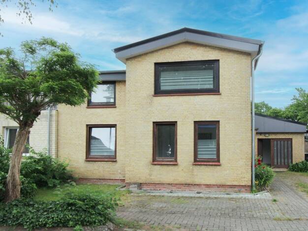 Einfamilienhaus zum Kauf 215.000 € 6 Zimmer 185,1 m² 1.102,1 m² Grundstück Süderbrarup 24392