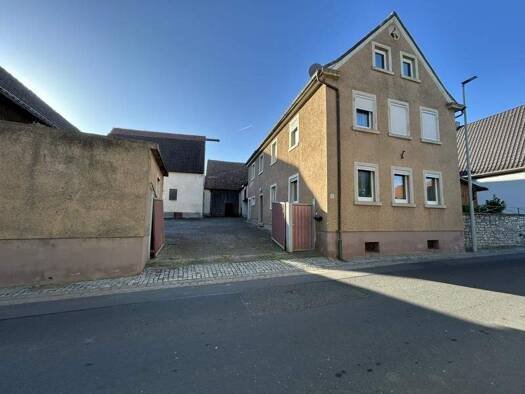 Einfamilienhaus zum Kauf 240.000 € 7 Zimmer 130 m² 1.319 m² Grundstück Obervolkach Volkach / Obervolkach 97332