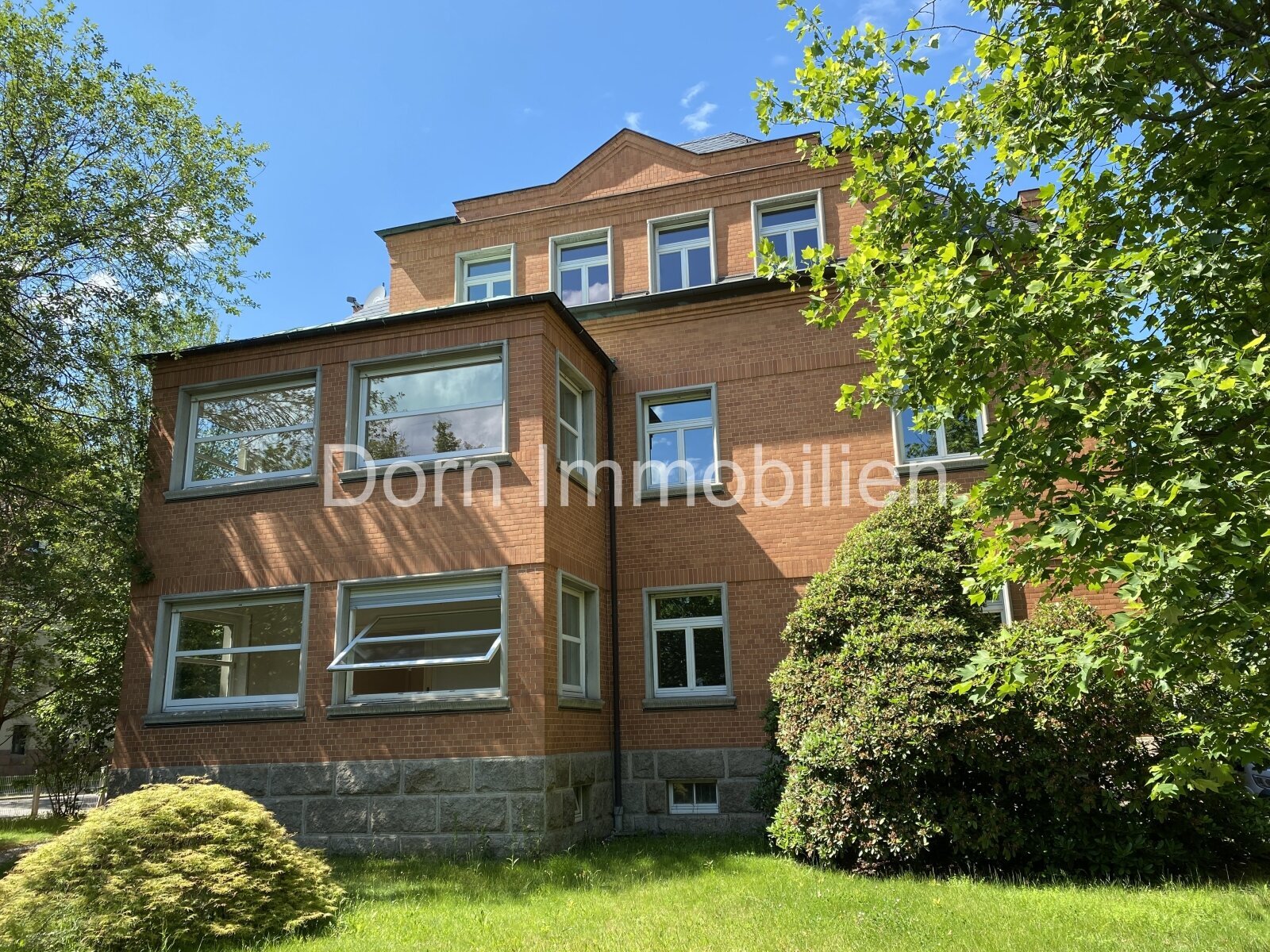 Villa zum Kauf 1.012.000 € 26 Zimmer 831,8 m²<br/>Wohnfläche 2.540 m²<br/>Grundstück Walther-Rathenau-Str. 18 Mitte - Nord 125 Zwickau 08058