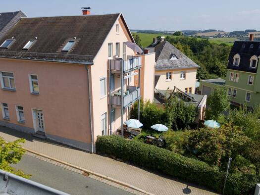 Mehrfamilienhaus zum Kauf als Kapitalanlage geeignet 185.000 € 10 Zimmer 240 m² 474 m² Grundstück Greiz 07973