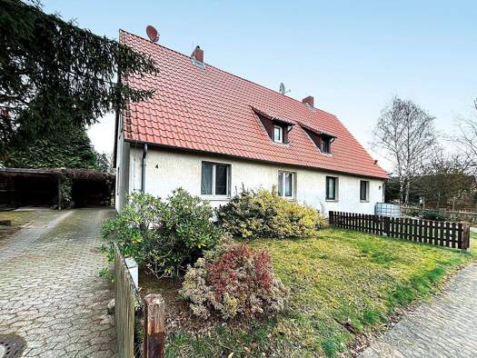 Doppelhaushälfte zum Kauf 60.000 € 1 Zimmer 99 m² 620 m² Grundstück Auestraße 4 Hankensbüttel 29386