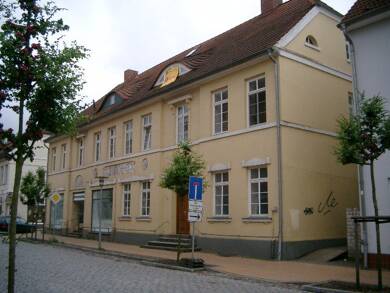Wohnung zur Miete 720 € 3 Zimmer 80 m² Dachgeschoss, 2. Geschoss frei ab sofort Schweriner Straße Ludwigslust Ludwigslust 19288