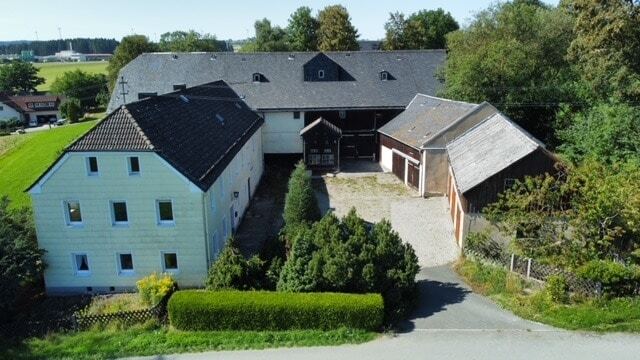 Mehrfamilienhaus zum Kauf 299.999 € 10 Zimmer 225 m²<br/>Wohnfläche 7.187 m²<br/>Grundstück ab sofort<br/>Verfügbarkeit Markersreuth Münchberg 95213