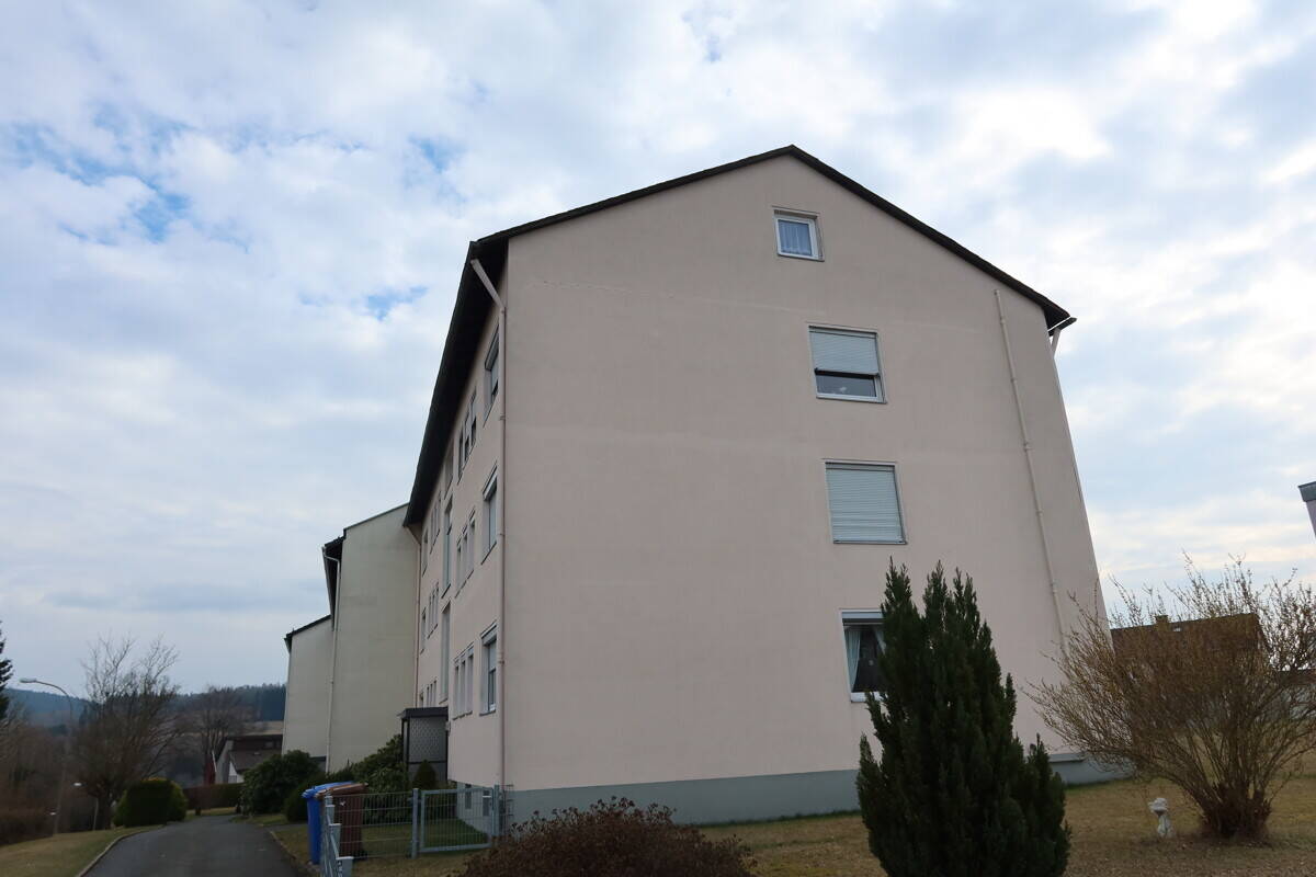 Immobilie in Gefrees - 2-Zimmer-Eigentumswohnung mit Balkon - vermietet - - Bild 1