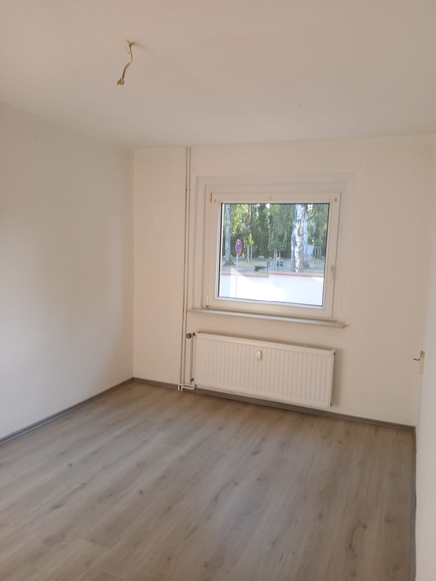 Wohnung zur Miete 189 € 2 Zimmer 35 m²<br/>Wohnfläche EG<br/>Geschoss ab sofort<br/>Verfügbarkeit Rudolph-Breitscheid- Str. 7a Regis-Breitingen Regis-Breitingen 04565