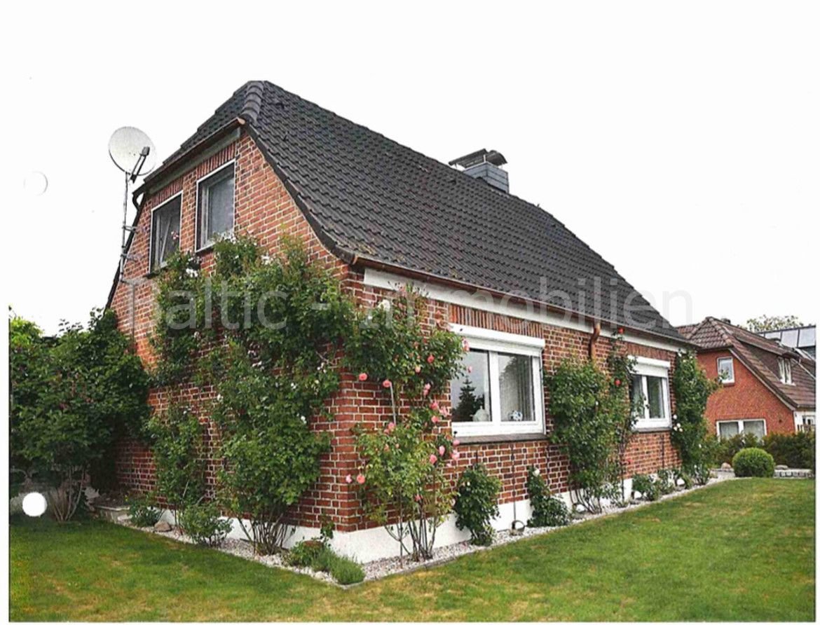 Einfamilienhaus zum Kauf 330.000 € 7 Zimmer 147 m²<br/>Wohnfläche 865 m²<br/>Grundstück Pönitz Scharbeutz / Pönitz am See 23684