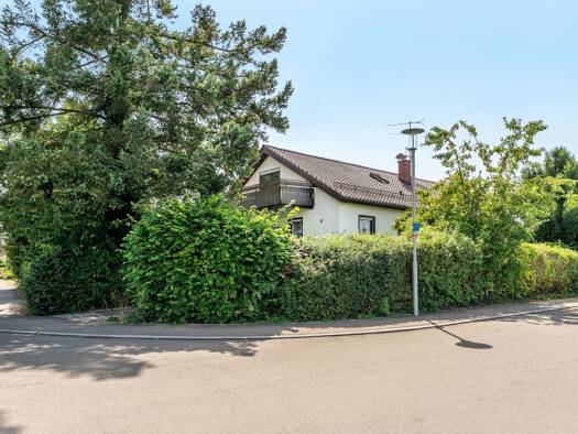 Einfamilienhaus zum Kauf 410.000 € 7 Zimmer 167,4 m² 779 m² Grundstück frei ab sofort Trossingen 78647