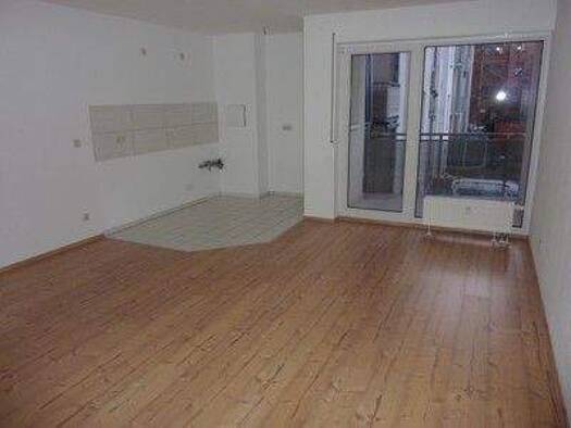 Wohnung zur Miete 390 € 2 Zimmer 53,8 m² Geschoss 1/4 frei ab sofort Uhlandstraße 25 Weißenfels 06667