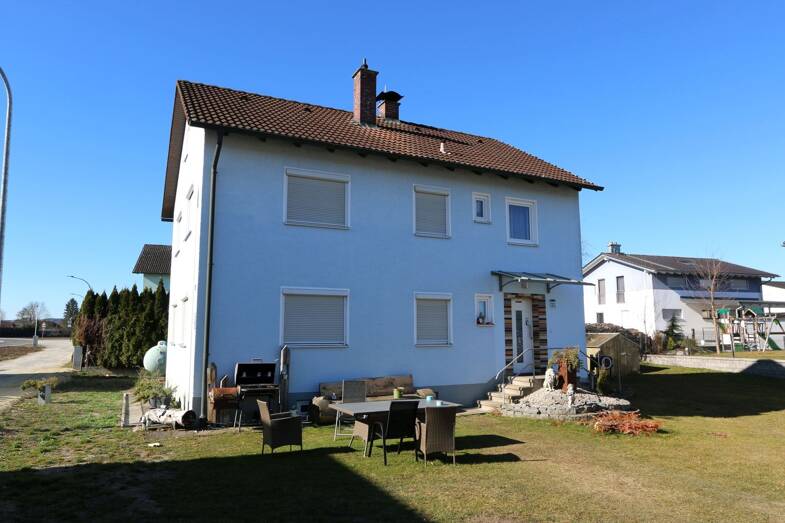 Haus zum Kauf 350.000 € 6 Zimmer 122,9 m² 720 m² Grundstück Lerchenstr. 23 Höfen Dingolfing 84130