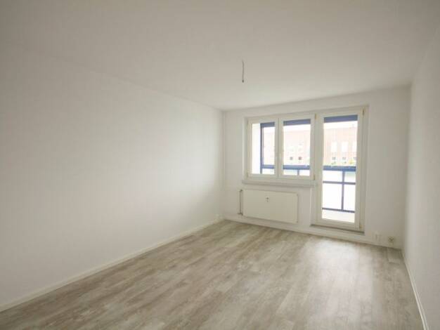 Wohnung zur Miete 395 € 3 Zimmer 60,7 m² 5. Geschoss frei ab 01.12.2026 Südstadtring 93 Südstadt Halle (Saale) 06128