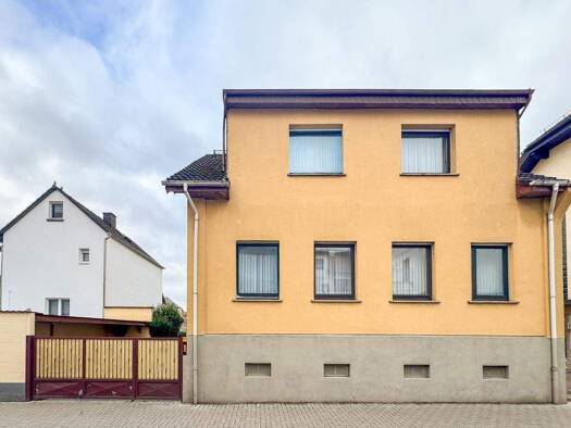 Einfamilienhaus zum Kauf 549.000 € 7 Zimmer 135,7 m² 389 m² Grundstück Schwalbach 65824