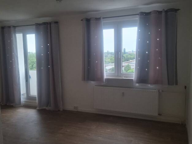 Wohnung zur Miete 450 € 4 Zimmer Carl-Zeiss-Straße 11 Nördliche Neustadt West 06122