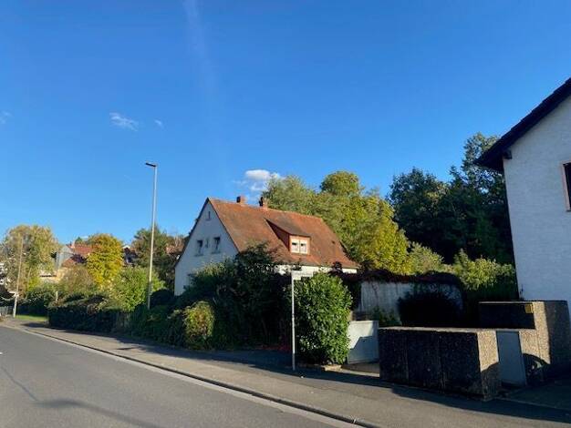 Einfamilienhaus zum Kauf provisionsfrei als Kapitalanlage geeignet 7 Zimmer 2.177 m² Grundstück Schwalbenrainweg 3 Damm Aschaffenburg 63741