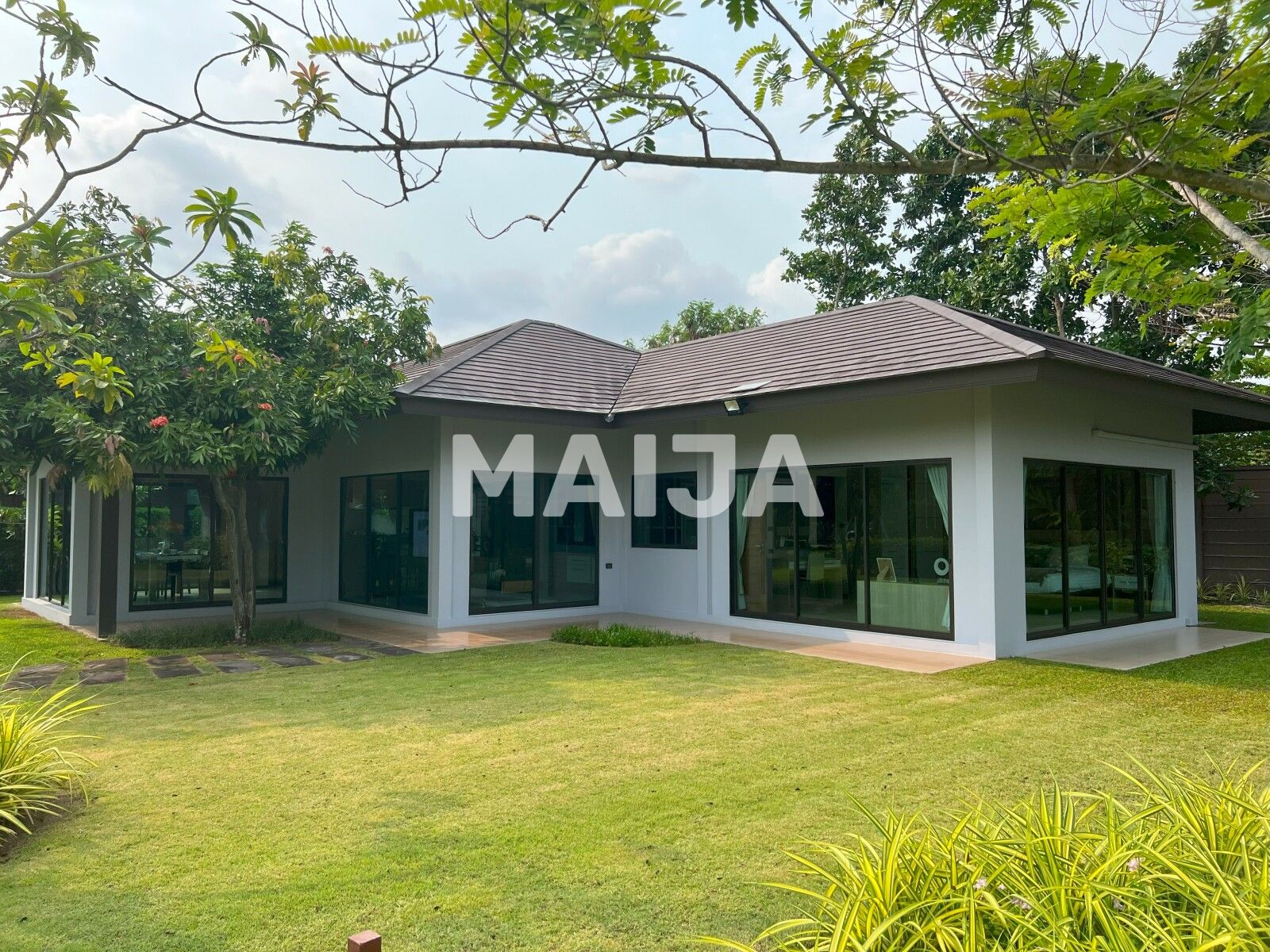 Villa zum Kauf 351.099 € 4 Zimmer 227 m²<br/>Wohnfläche 504 m²<br/>Grundstück Chak Ngaew Rd Bang Lamung 20150