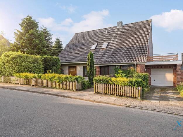 Einfamilienhaus zum Kauf 295.000 € 7 Zimmer 128,7 m² 617 m² Grundstück Bredstedt 25821