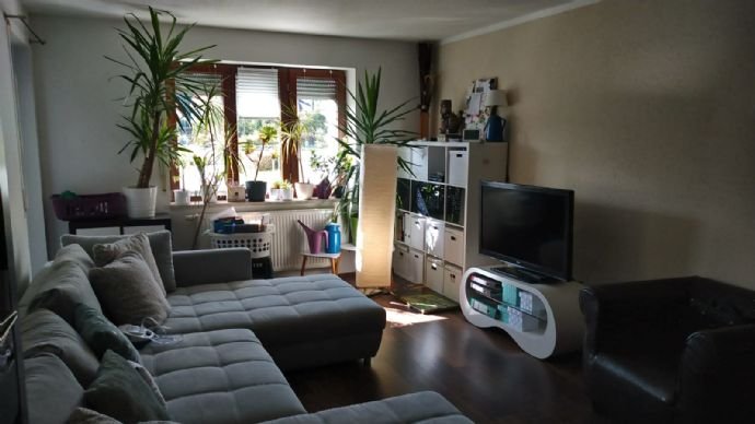 Wohnung zur Miete 550 € 3 Zimmer 86 m²<br/>Wohnfläche 1.<br/>Geschoss 01.02.2025<br/>Verfügbarkeit Feldstraße Hohndorf 09394