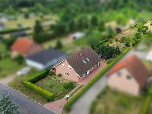 Einfamilienhaus zum Kauf 350.000 € 7 Zimmer 170 m² 2.659 m² Grundstück frei ab 01.09.2026 Holzweg 13 A Gardelegen Gardelegen 39638