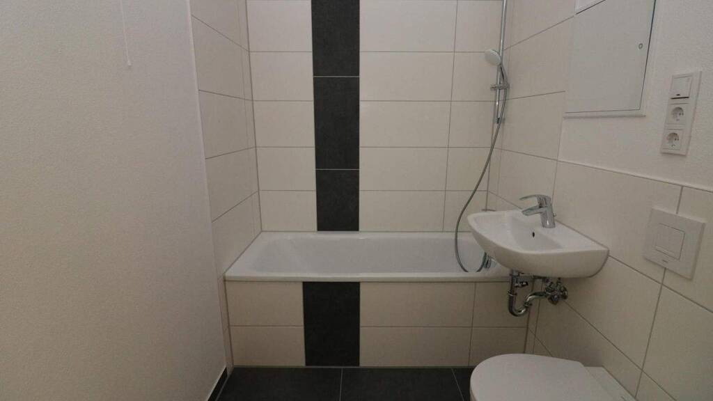 Wohnung zur Miete 379 € 2 Zimmer 53,9 m² 4. Geschoss Paul-Müller-Straße 16 Freiberg 09599