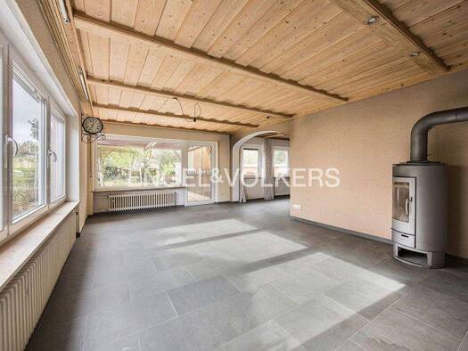 Einfamilienhaus zum Kauf 399.000 € 5 Zimmer 209 m² 443 m² Grundstück Buckenreuth Ebermannstadt 91320