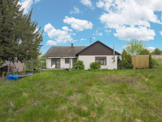 Einfamilienhaus zum Kauf 450.000 € 5,5 Zimmer 136,8 m² 1.274 m² Grundstück Bretten / Diedelsheim 75015