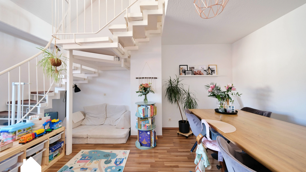 Loftfeeling auf zwei Ebenen - großzügige Galeriewohnung voller Licht!