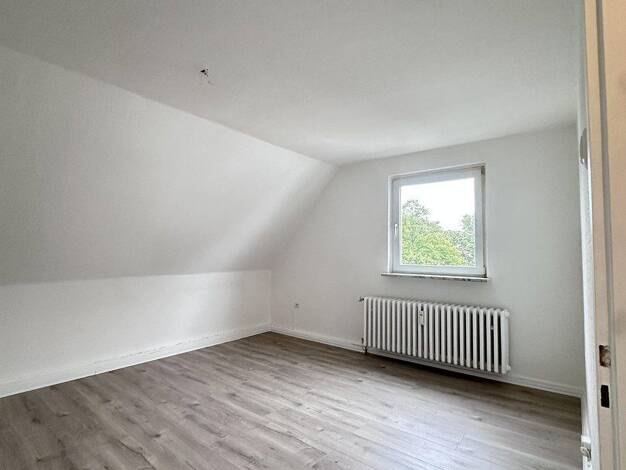 Wohnung zur Miete 405 € 2,5 Zimmer 37 m² 2. Geschoss Feldmannstr. 85 Dümpten Oberhausen 46045