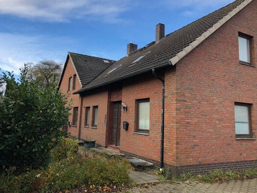 Haus zum Kauf provisionsfrei 326.000 € 16 Zimmer 326 m² 793 m² Grundstück frei ab sofort Netzeweg 3 Dünsen 27243