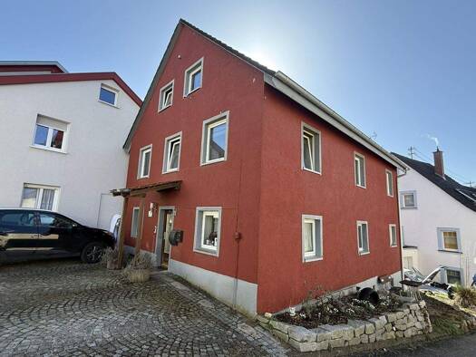 Mehrfamilienhaus zum Kauf 280.000 € 9 Zimmer 178 m² 279 m² Grundstück Eigeltingen Eigeltingen 78253