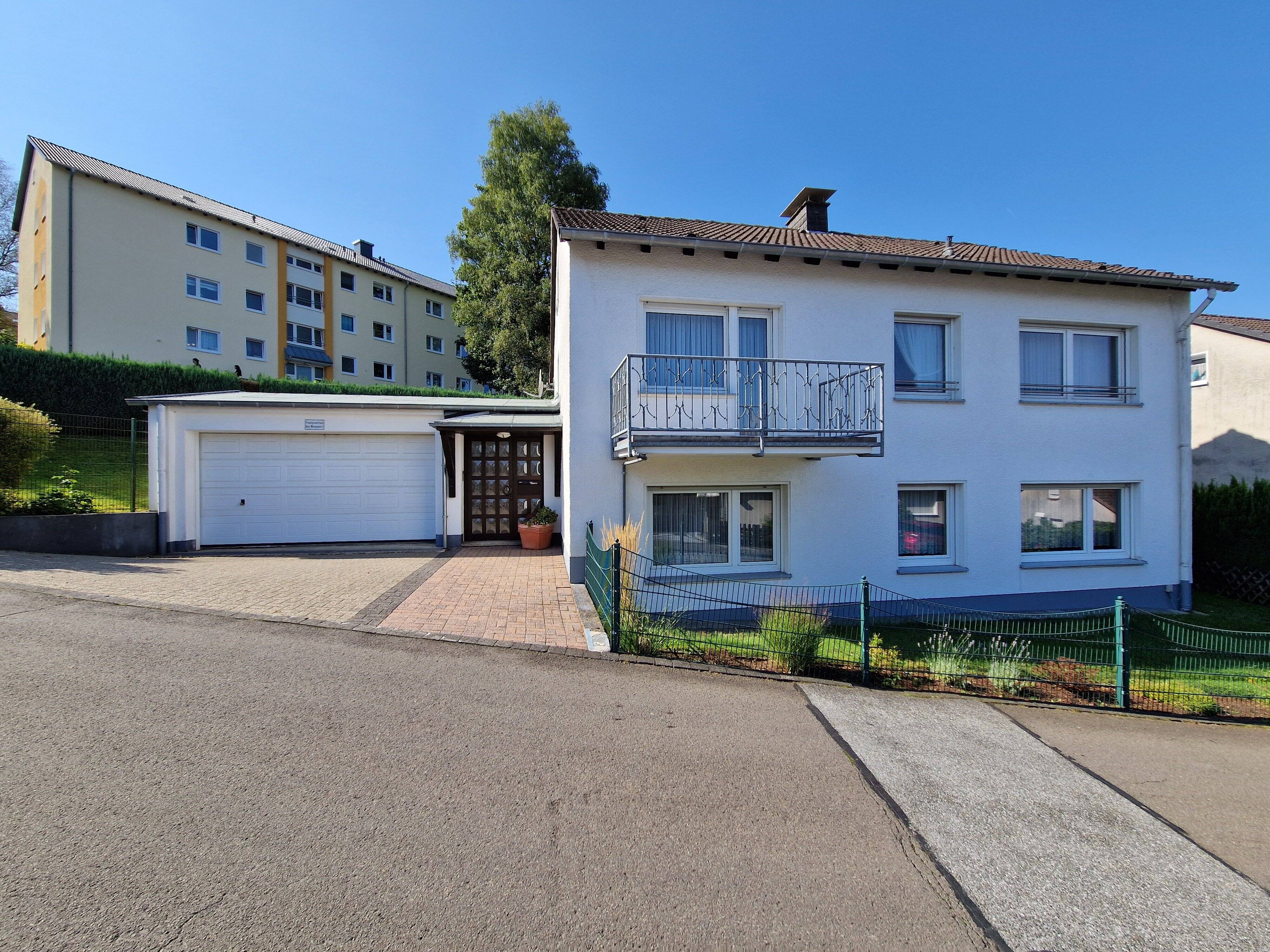 Mehrfamilienhaus zum Kauf provisionsfrei 385.000 € 11 Zimmer 172 m²<br/>Wohnfläche 493 m²<br/>Grundstück Birkenweg 1 Rotthausen Schalksmühle 58579