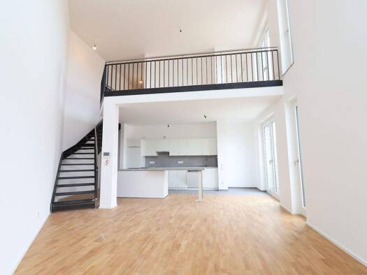 Loft zur Miete 1.390 € 2 Zimmer 105,8 m² 3. Geschoss frei ab 01.06.2026 Heinkelstraße 1 Schorndorf 73614