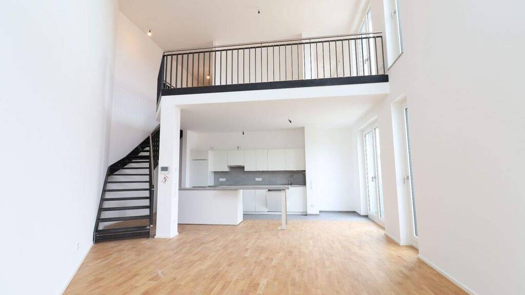 Loft zur Miete 1.390 € 2 Zimmer 105,8 m² 3. Geschoss frei ab 01.06.2026 Heinkelstraße 1 Schorndorf 73614