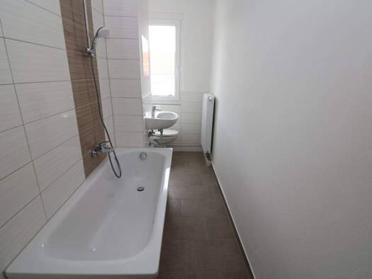 Wohnung zur Miete 409 € 3 Zimmer 57,9 m² 2. Geschoss Karl-Kegel-Straße 38 Freiberg 09599