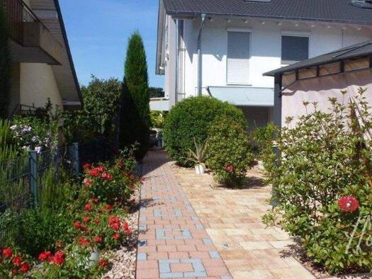 Doppelhaushälfte zum Kauf 695.000 € 5 Zimmer 150 m² 318 m² Grundstück frei ab sofort Neuenburgerstrasse 4 c Hausen an der Möhlin Hausen a. d. Möhlin 79189