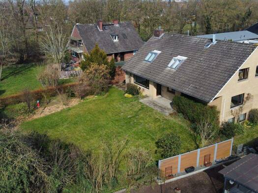 Mehrfamilienhaus zum Kauf 295.000 € 9 Zimmer 225 m² 825 m² Grundstück Aldenburg Wilhelmshaven 26389