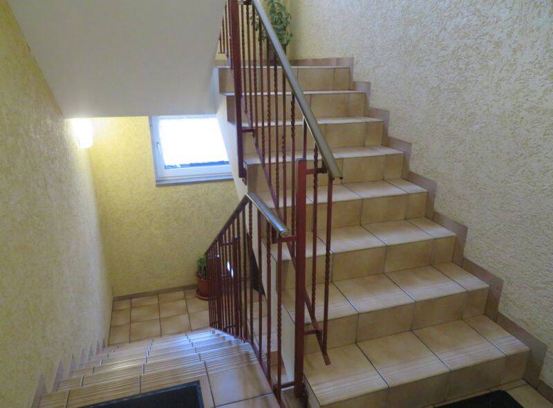 Immobilie in Bamberg - BAMBERG-NÄHE WUNDERBURG: 1-ZIMMER-WOHNUNG+SEP. KÜCHE MIT FENSTER+BAD MIT BADEWANNE FÜR 135.000,-EURO - Bild 4