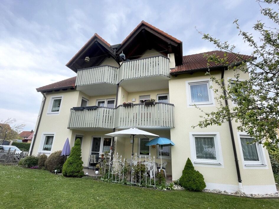 Mehrfamilienhaus zum Kauf als Kapitalanlage geeignet 780.000 € 16 Zimmer 553 m²<br/>Wohnfläche 971 m²<br/>Grundstück Massenbach Ellingen 91792