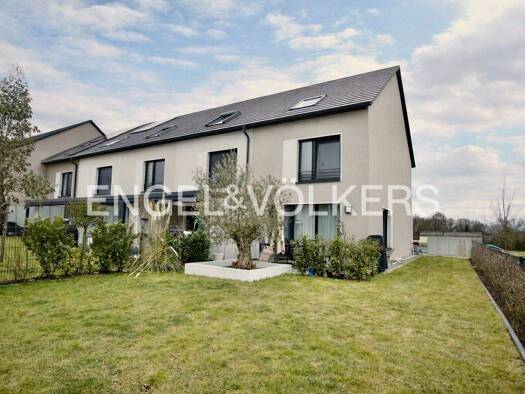 Reihenendhaus zum Kauf 680.000 € 5 Zimmer 145 m² 179 m² Grundstück Großschwarzenlohe Wendelstein 90530